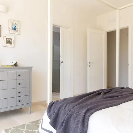 Villa Designer With 4 Bedrooms Stunning Views In Puglia *