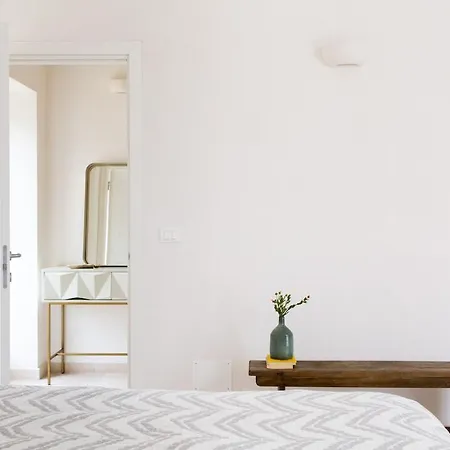 Designer With 4 Bedrooms Stunning Views In Puglia